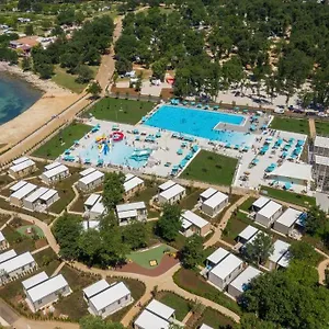 Adriamar Mobile Homes In Park Campeggio